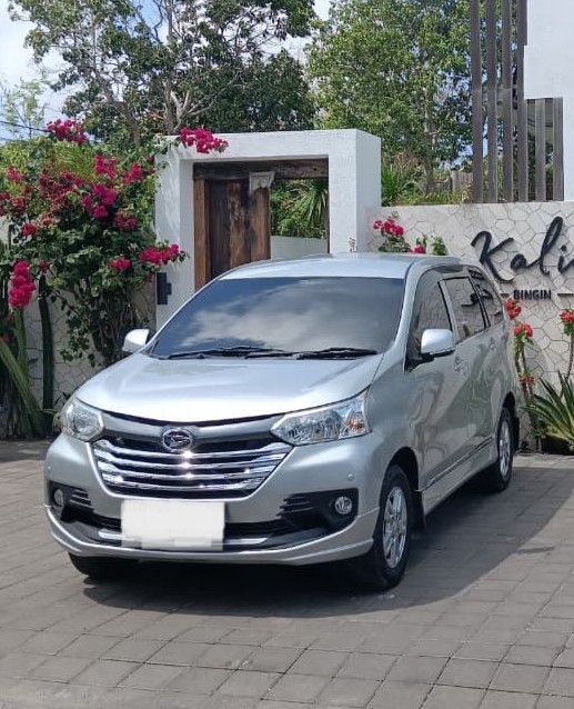 Toyota Avanza private car charter in Amed Bali